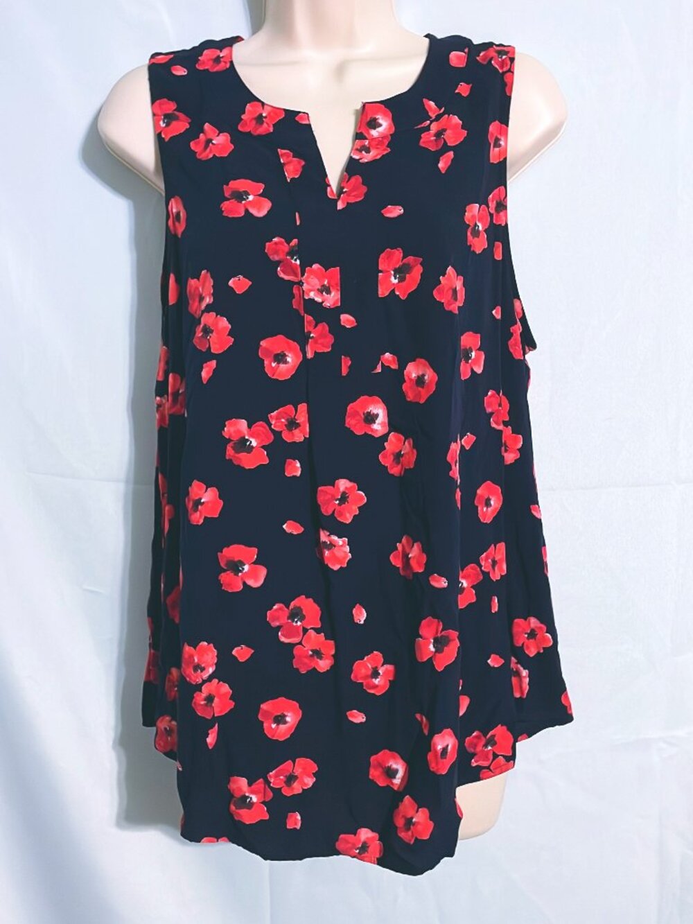 Croft & Barrow Black Sleeveless Floral Top Size M